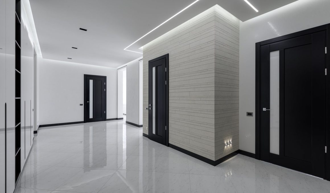 usi metalice apartament